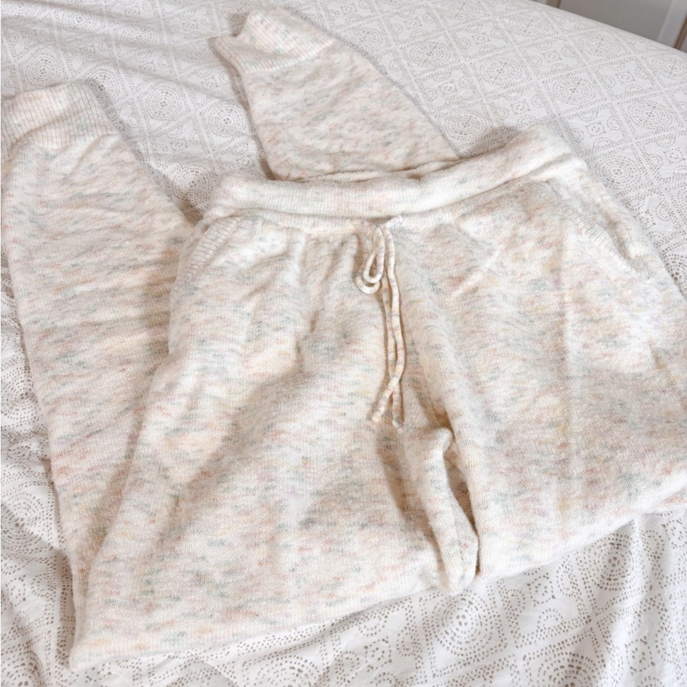 SO Cream Cotton Candy Speckled Knit Joggers